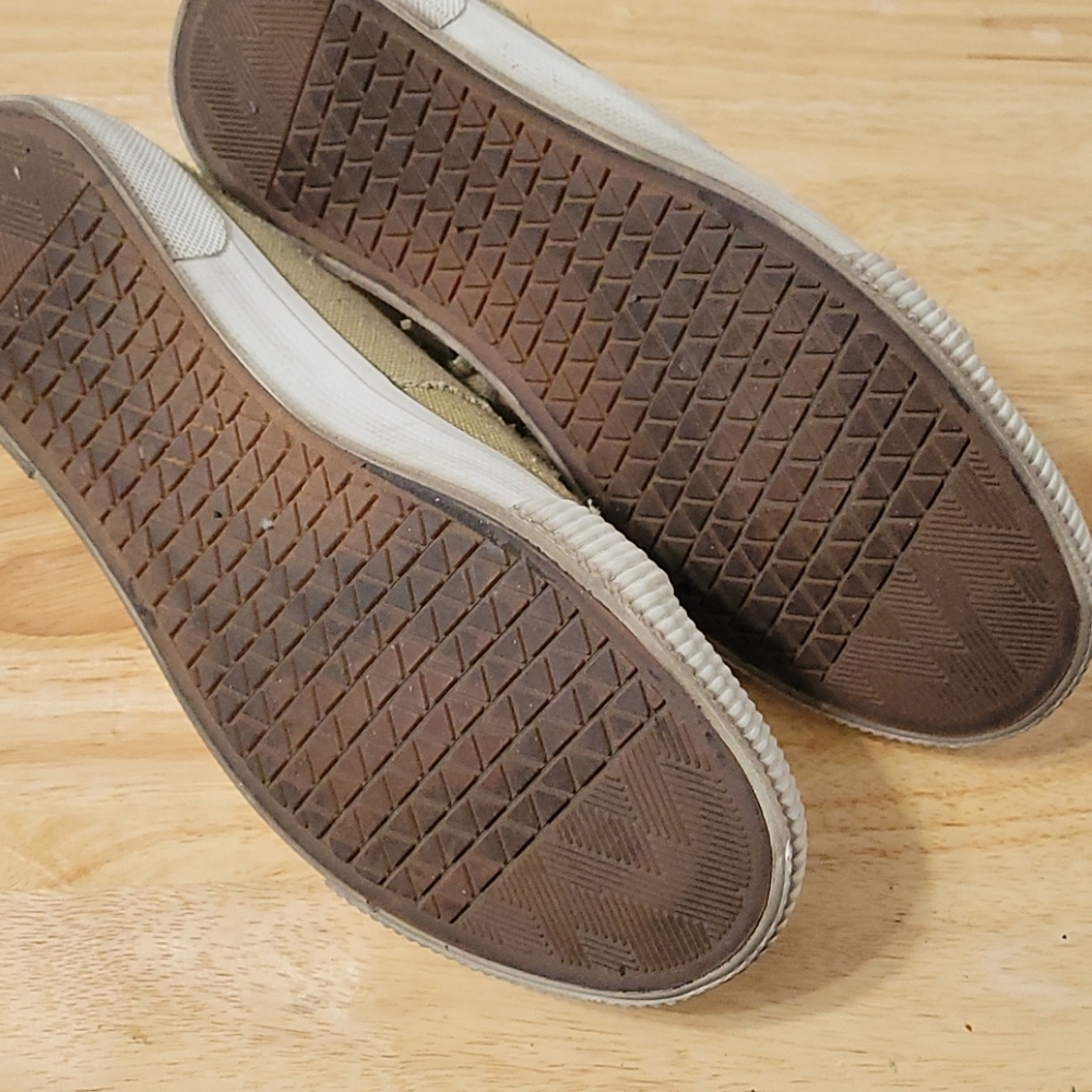 Tommy Bahama Slip On Sneakers - Picture 4 of 4